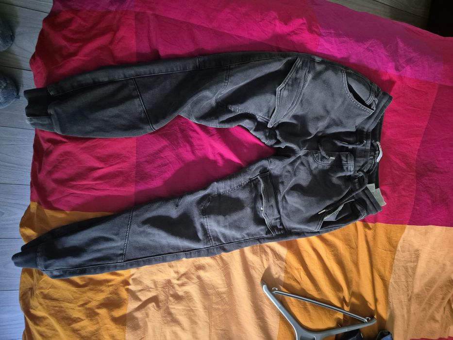 Blugi și pantaloni Guess, Lee, Zara etc. barbați, diverse modele și br