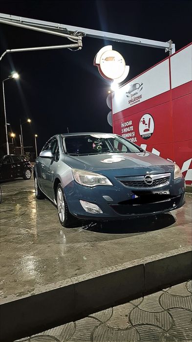 Opel astra J 2010