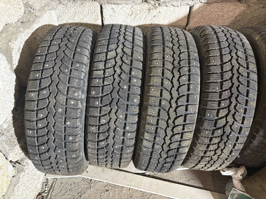 Шины покрышки зимние шипованные