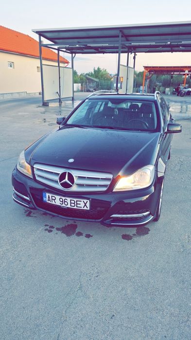Mercedes C 200 2011 Avangarde 
Senzori parcare fata spate 
Cutie autom