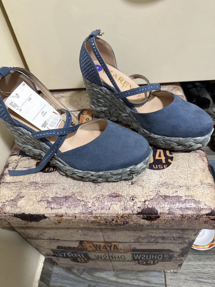 Pantofi noi marimea 40