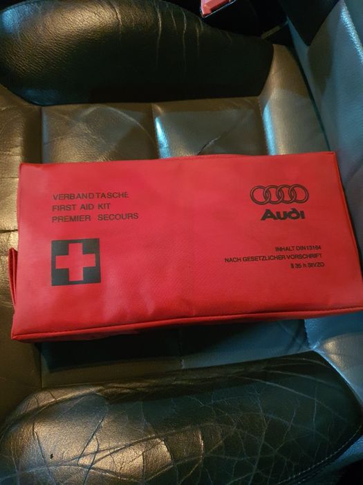 Оригинална аптечка от Audi