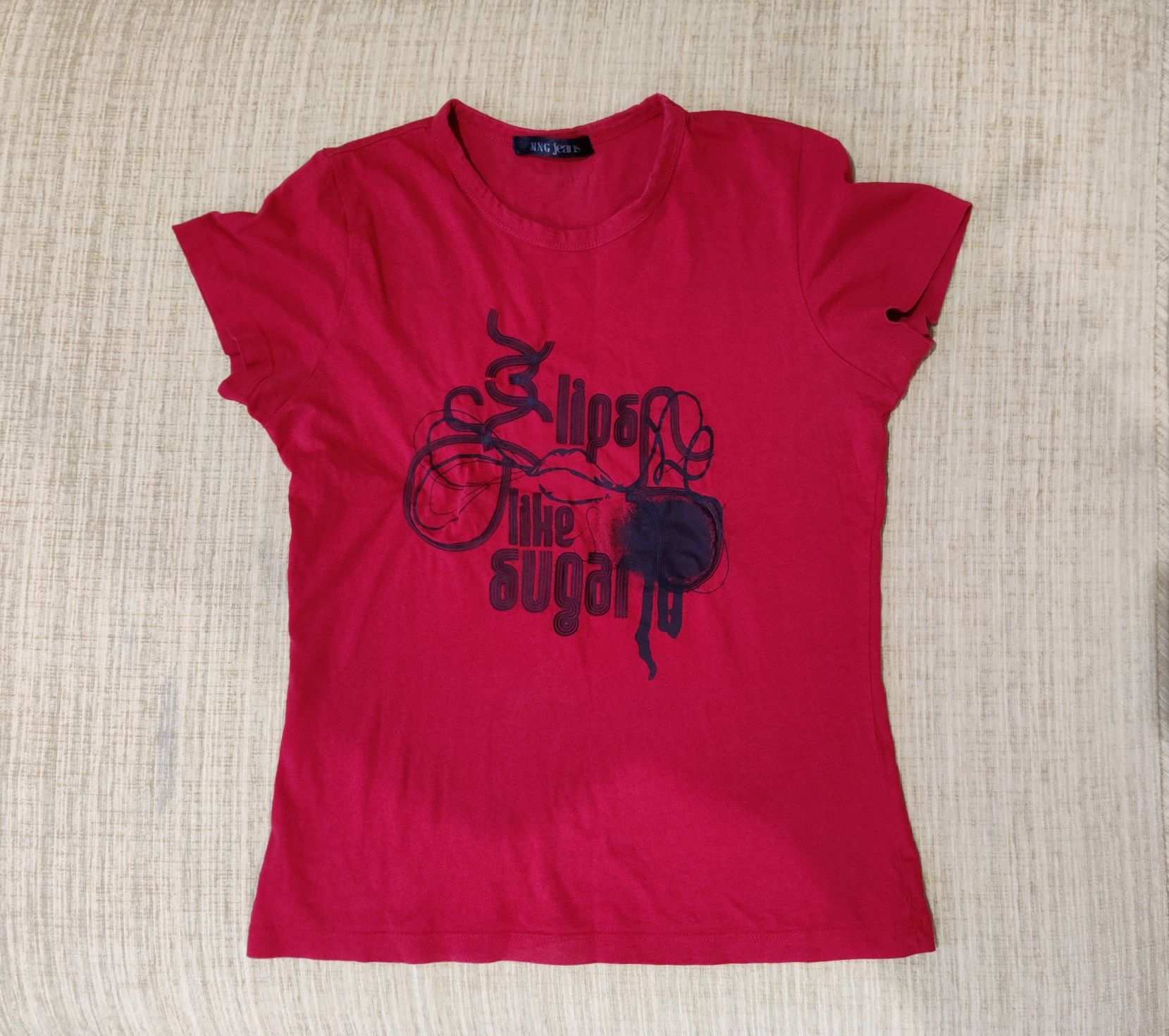 Красная женская футболка Mango с принтом граффити р.42 майка MNG jeans