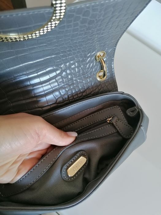 Geanta crossbody Faith nouă, cu accesorii aurii