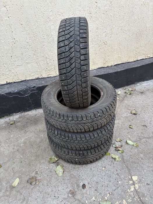 Продам шины, зимние, шипованные