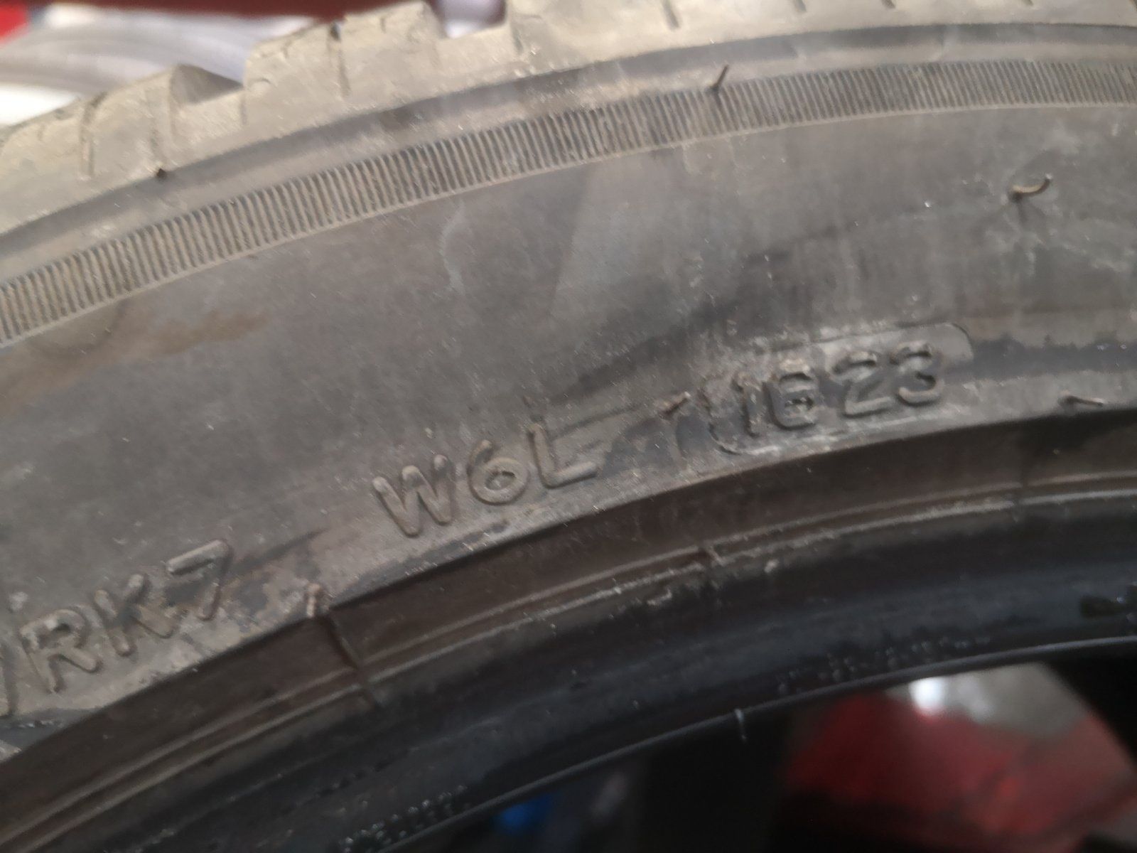 Зимни гуми BRIDGESTONE 285/40 R20