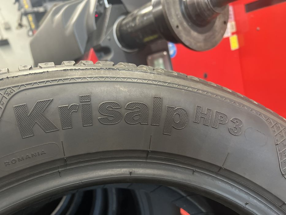 Зимни гуми 235/55 R17 Kleber