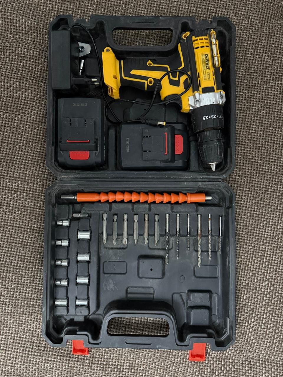 Дрель (DeWalt) в хорошем состоянии, срочно!!