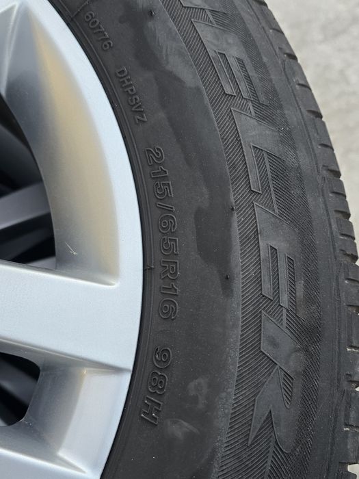 4 Броя 215/65/16 Bridgestone 2x5,6mm 2x5,2mm