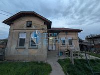 Едноетажна къща в квартал Калтинец, град Горна Оряховица