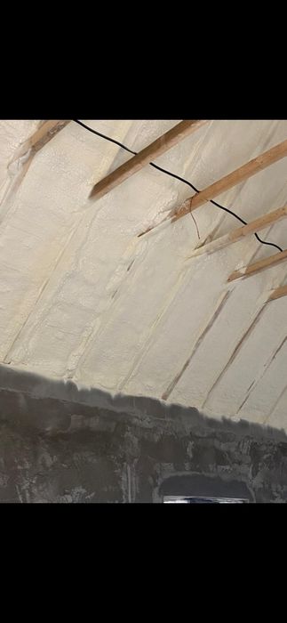 Izolatii cu spuma poliuretanica 30lei m2