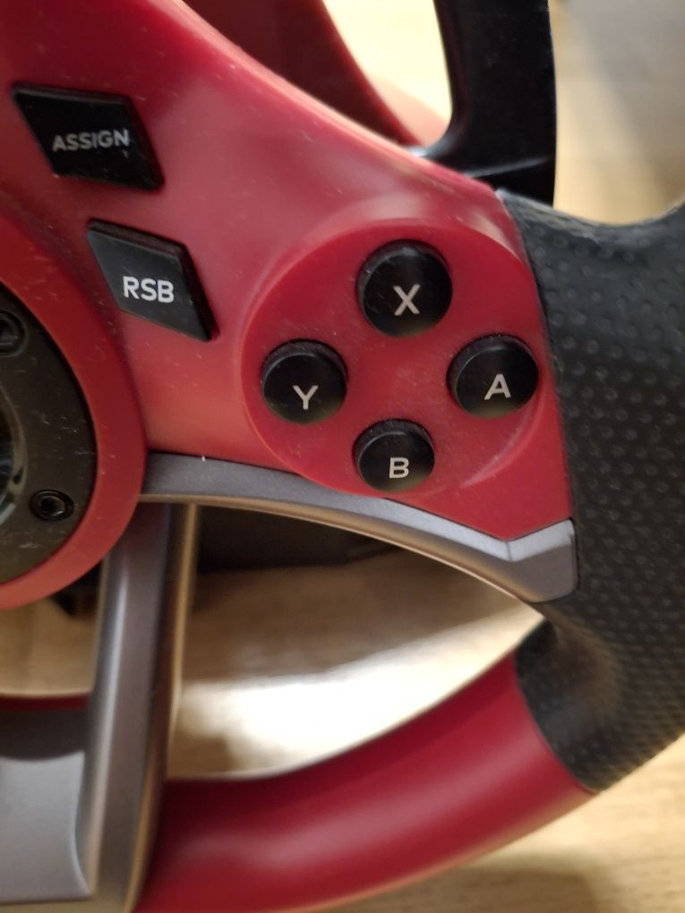Vând urgent volan Nintendo Switch Mario kart HORI