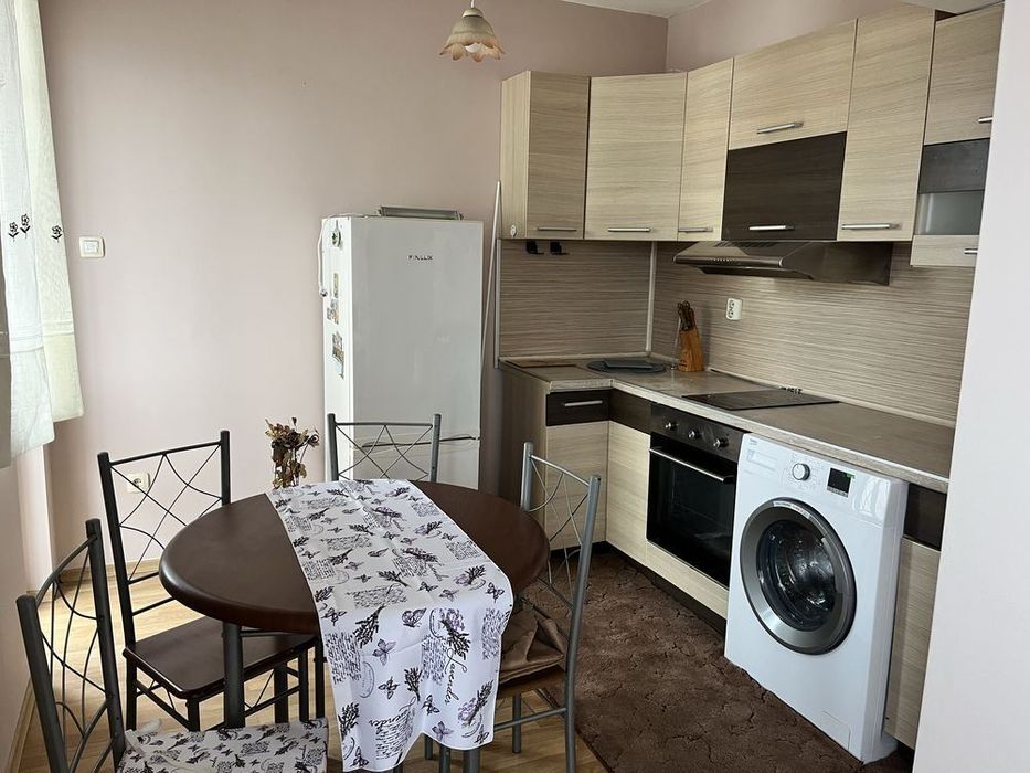 Дава се под наем Двустаен апартамент в Варна, Гръцка махала - 55 кв.м за 408 € - Снимка #1