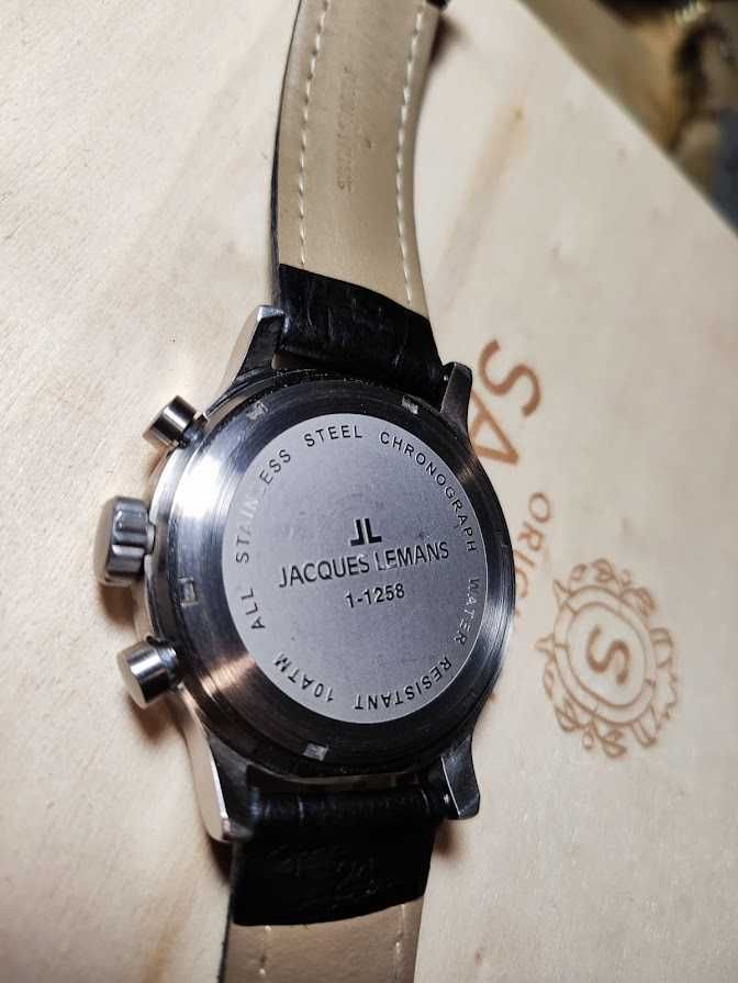 Часовник Jacques Lemans Pilot