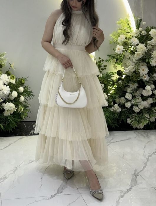 Платье в цвете айвори