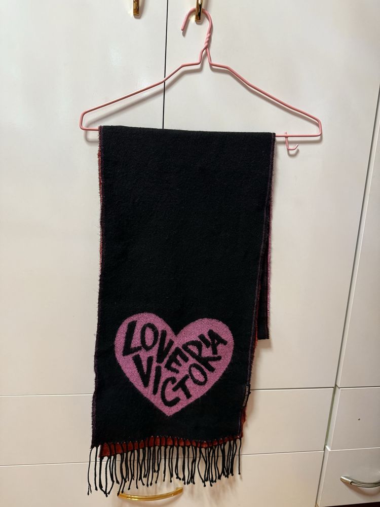 Двулицев шал Victoria’s Secret