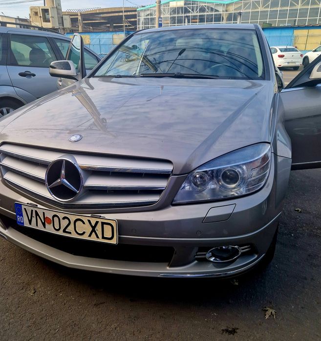 Vând Mercedes  - Benz c220! 4800 negociabil