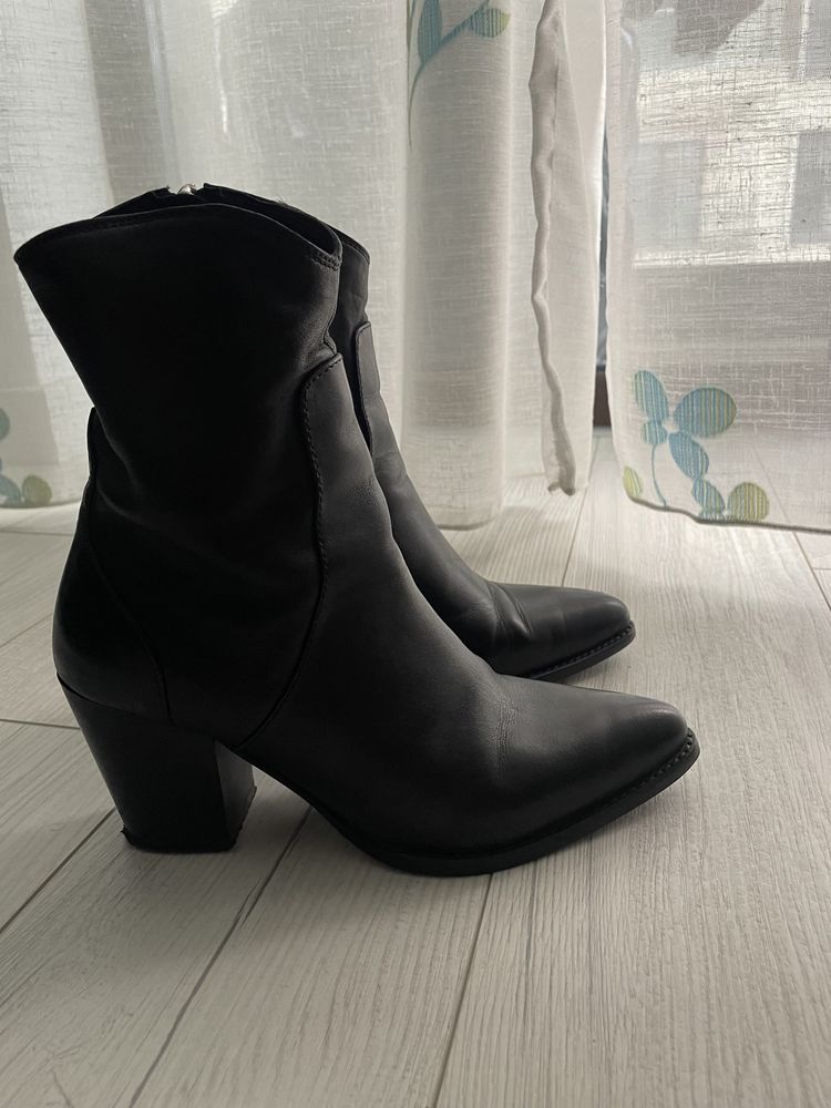 Botine piele Zara marimea 36