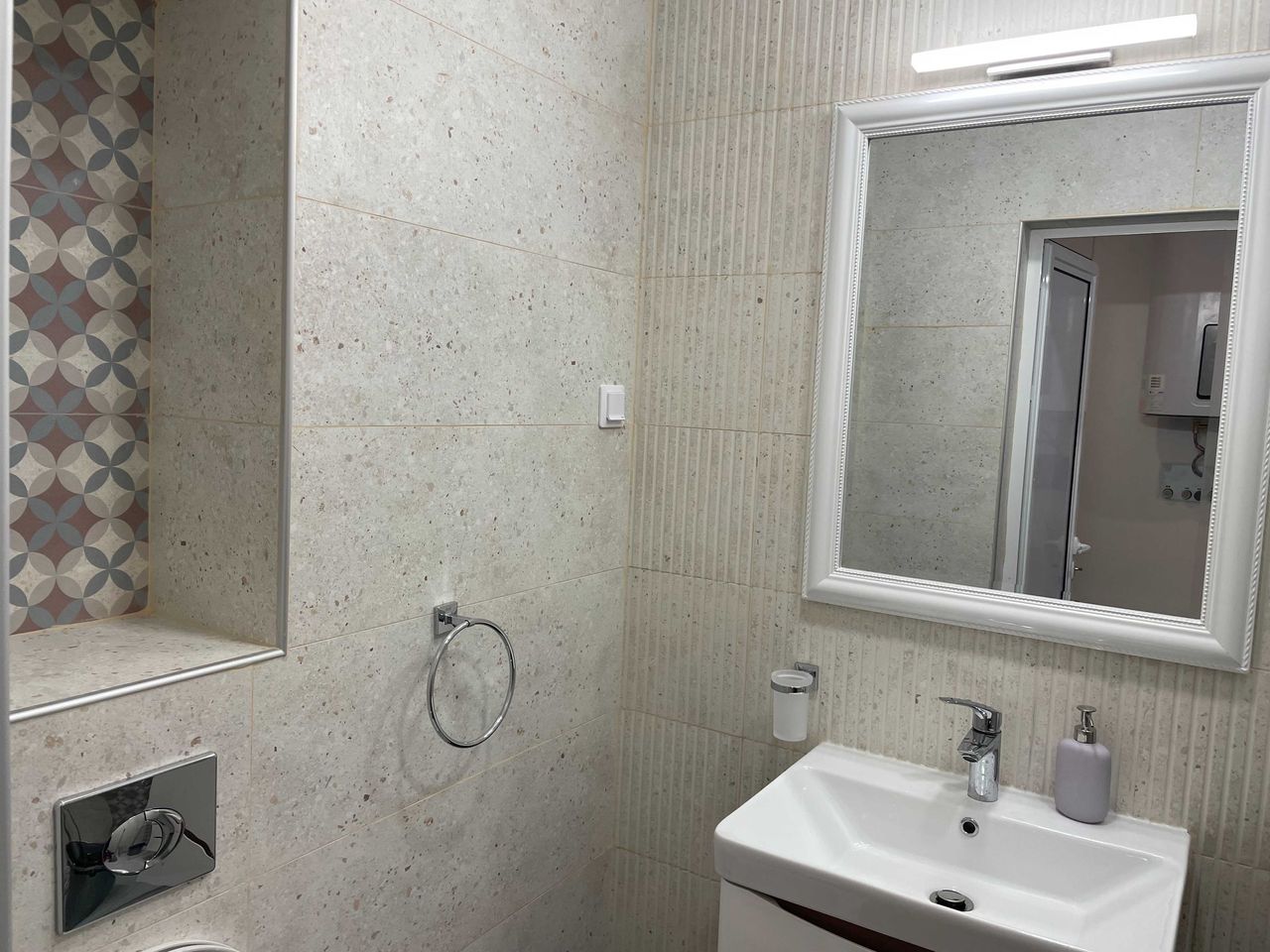 Дава се под наем Офис в София, 7-ми 11-ти километър - 52 кв.м за 800 € - Снимка #17