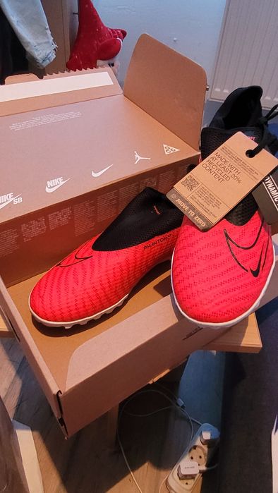Adidasi Fotbal Nike Phantom 45 si 45,5