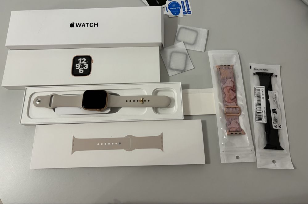 Apple Watch SE gold 44 mm+cadou 4 curele+2 folii de protectie