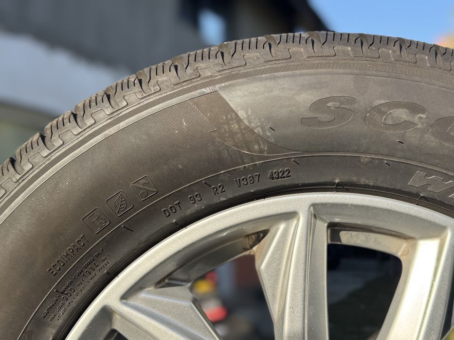 Set jante originale Audi Q5 anvelope iarnă Pirelli 235/65 R17 2022