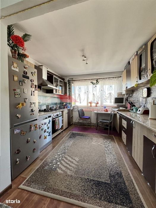 Apartament 3 camere, zona Grigore Balan