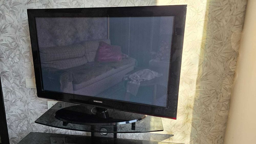 Продам телевизор Samsung 107 см
