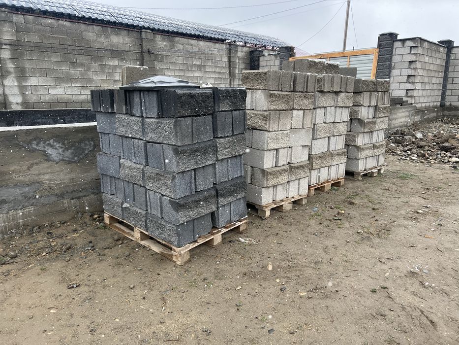 Продам песка блок черный, серый цветте размер 20/40 мм званите