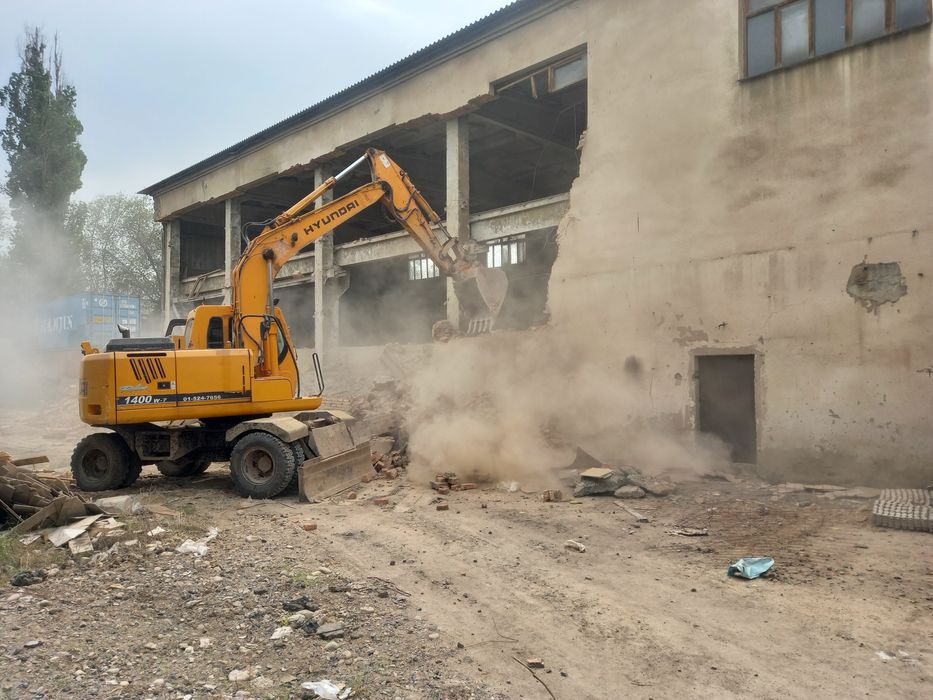 Демонтаж снос здани и домов
