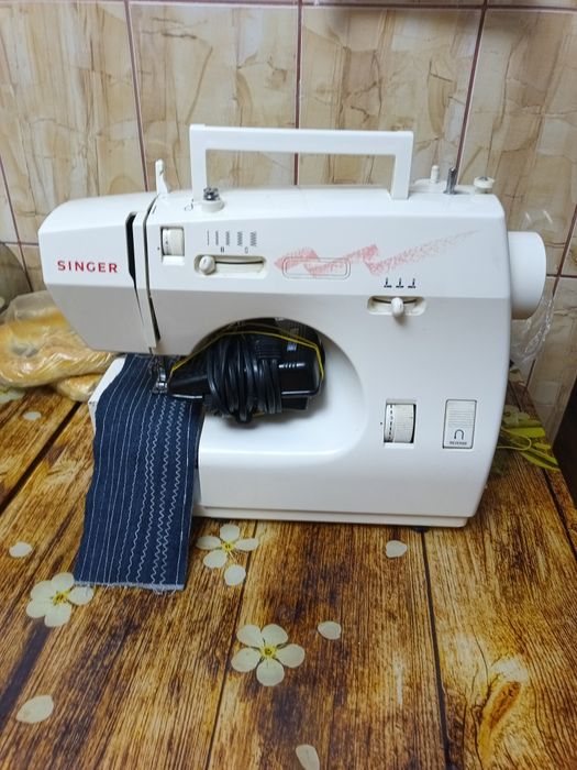 Mașini de cusut electrice