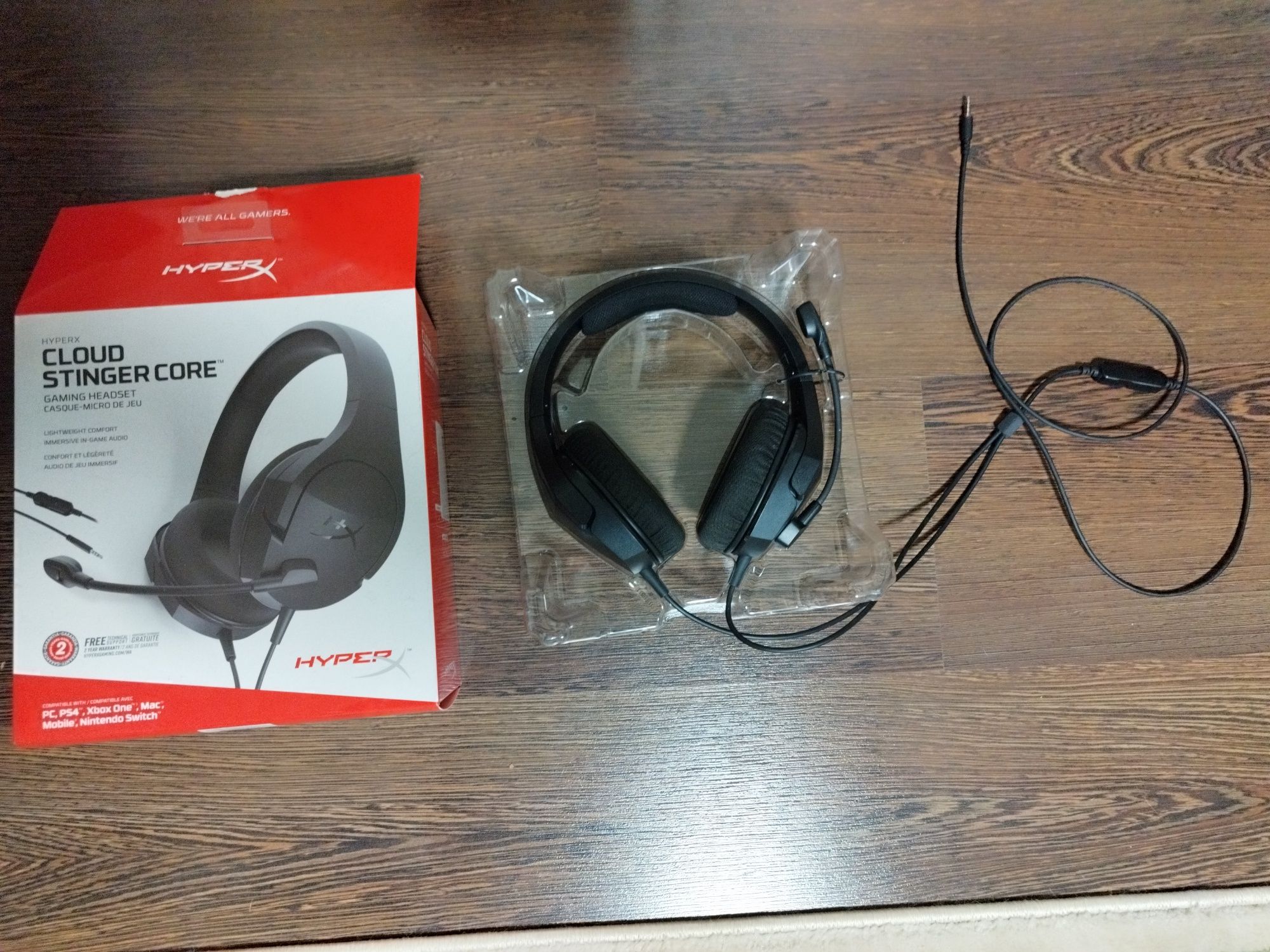 Продаю наушники hyperx stinger core