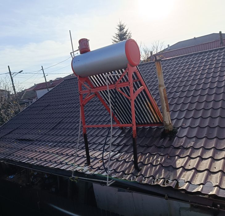 Vând panou solar apă caldă.