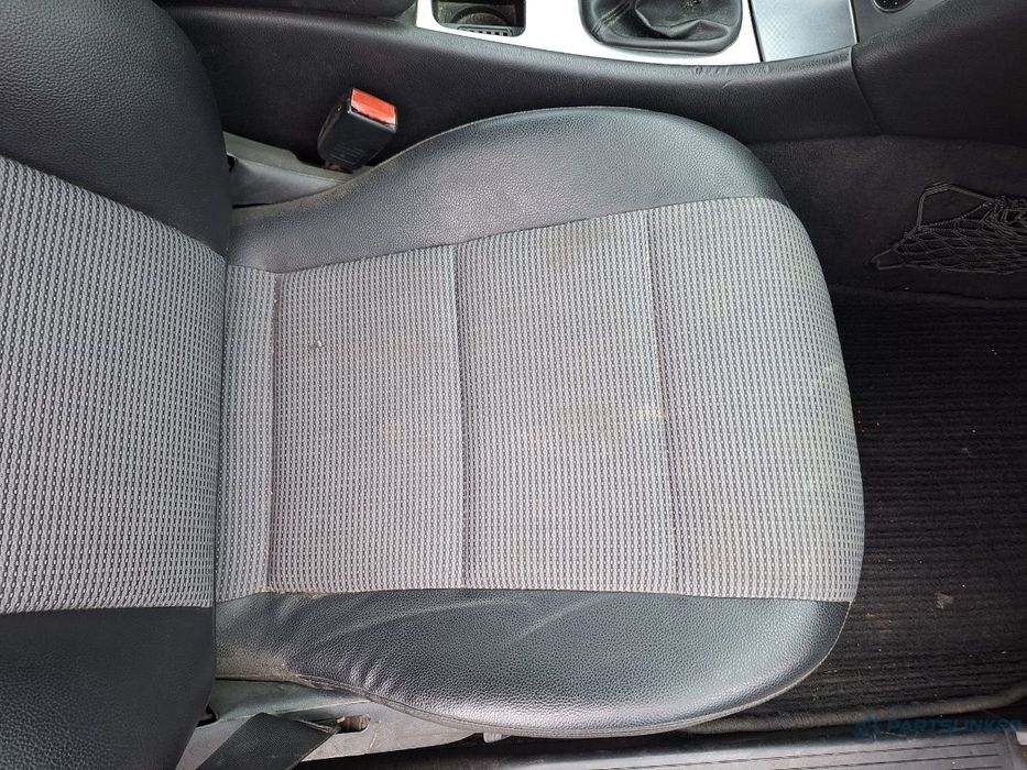 Scaun față, pasager MERCEDES-BENZ C-CLASS II W203 2005 C 220 CDI OM646 110KW|150HP 2005