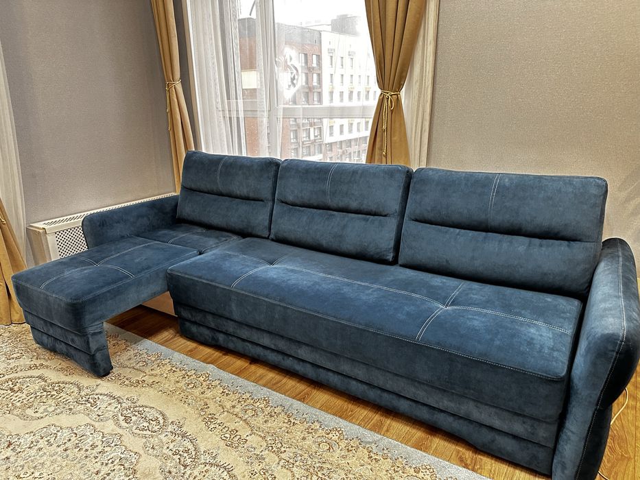 Продаю синий диван в отличном состоянии!