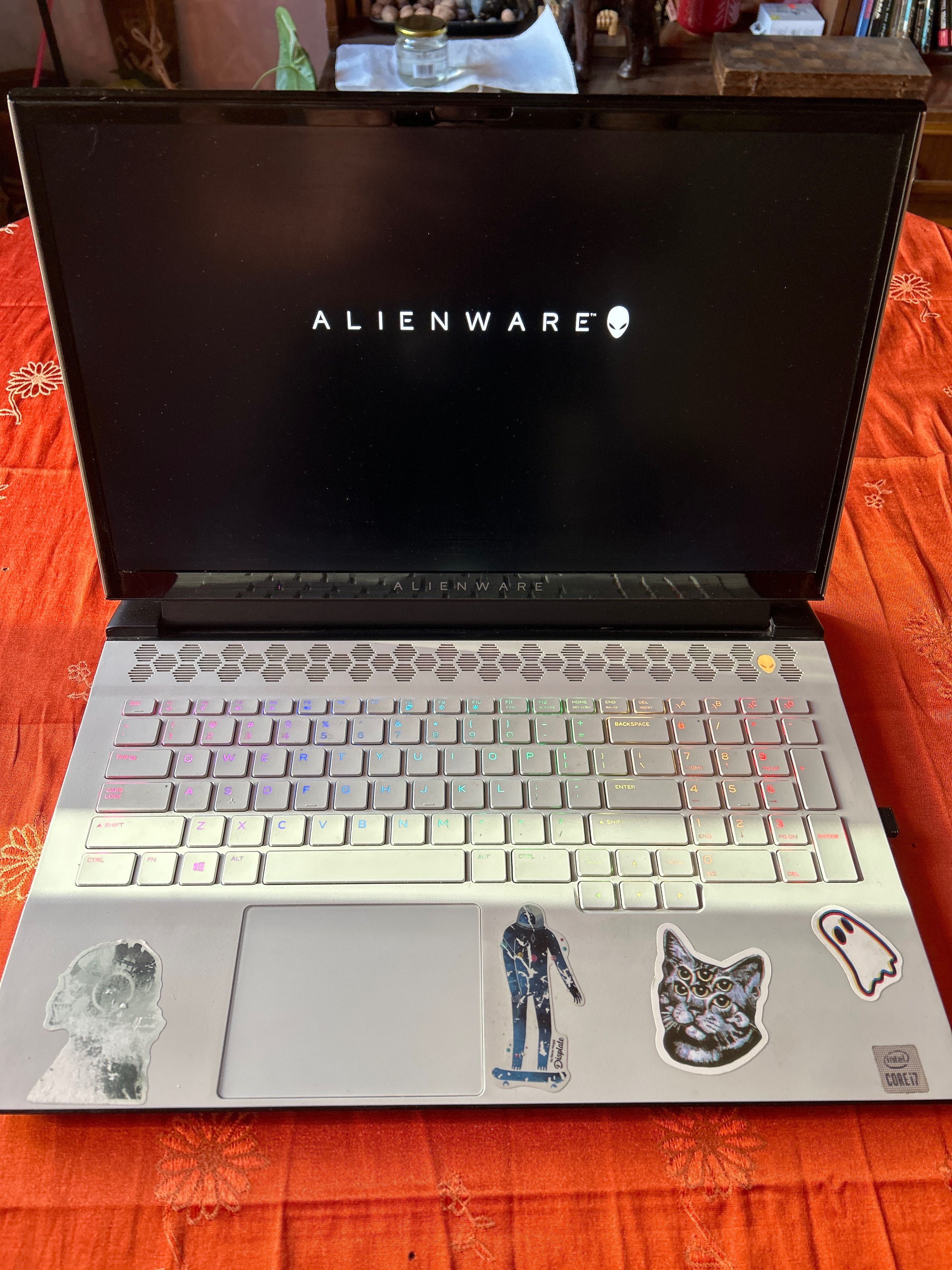 Alienware m17 R3