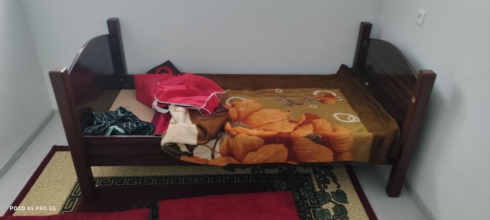 Krovatcha sotiladi matrasi yoʻgʻ