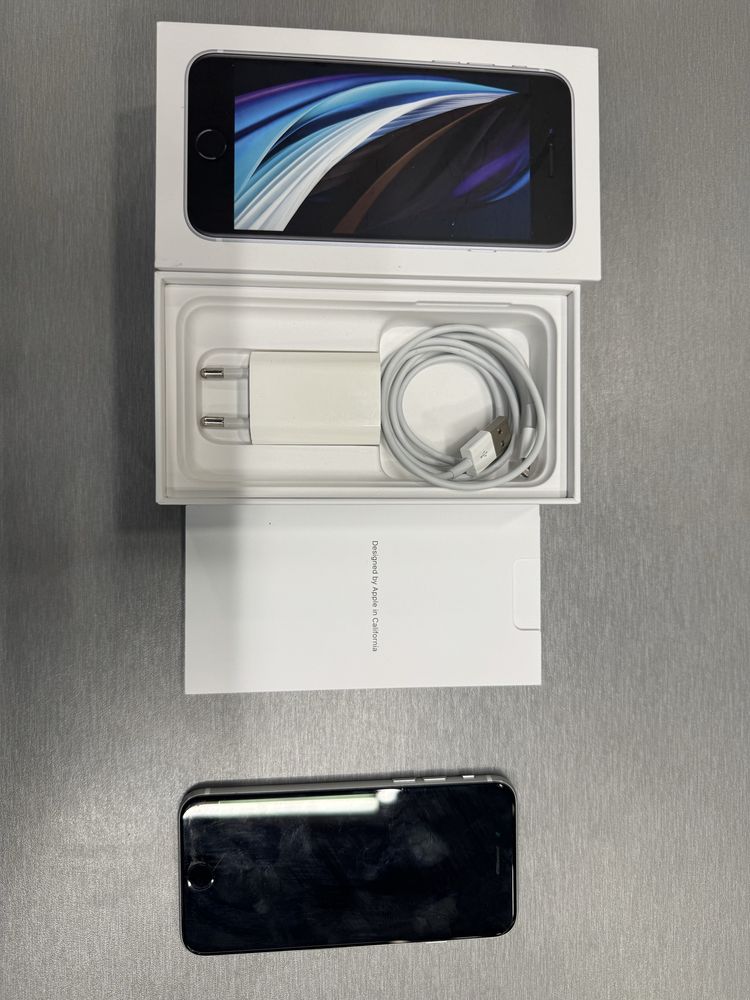 Iphone SE 64gb 2020 бял