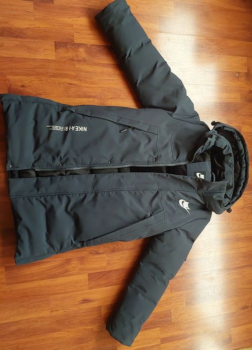 Продам детские куртки на 11-14 лет