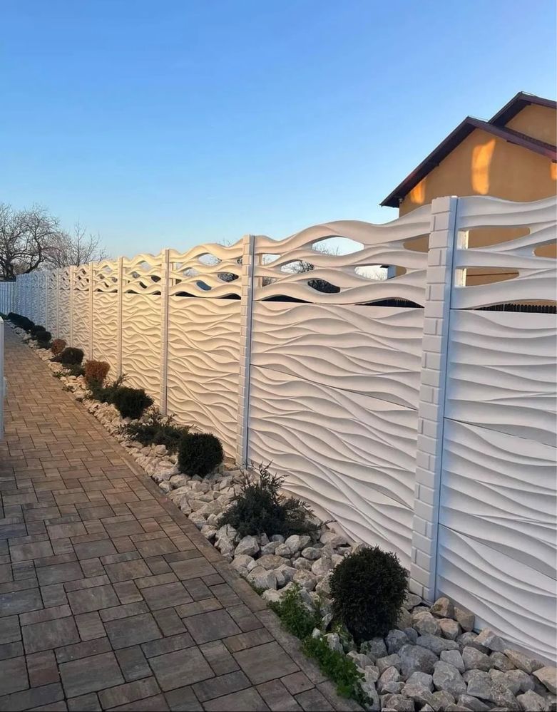 Gard Decorativ Din placi și stalpi