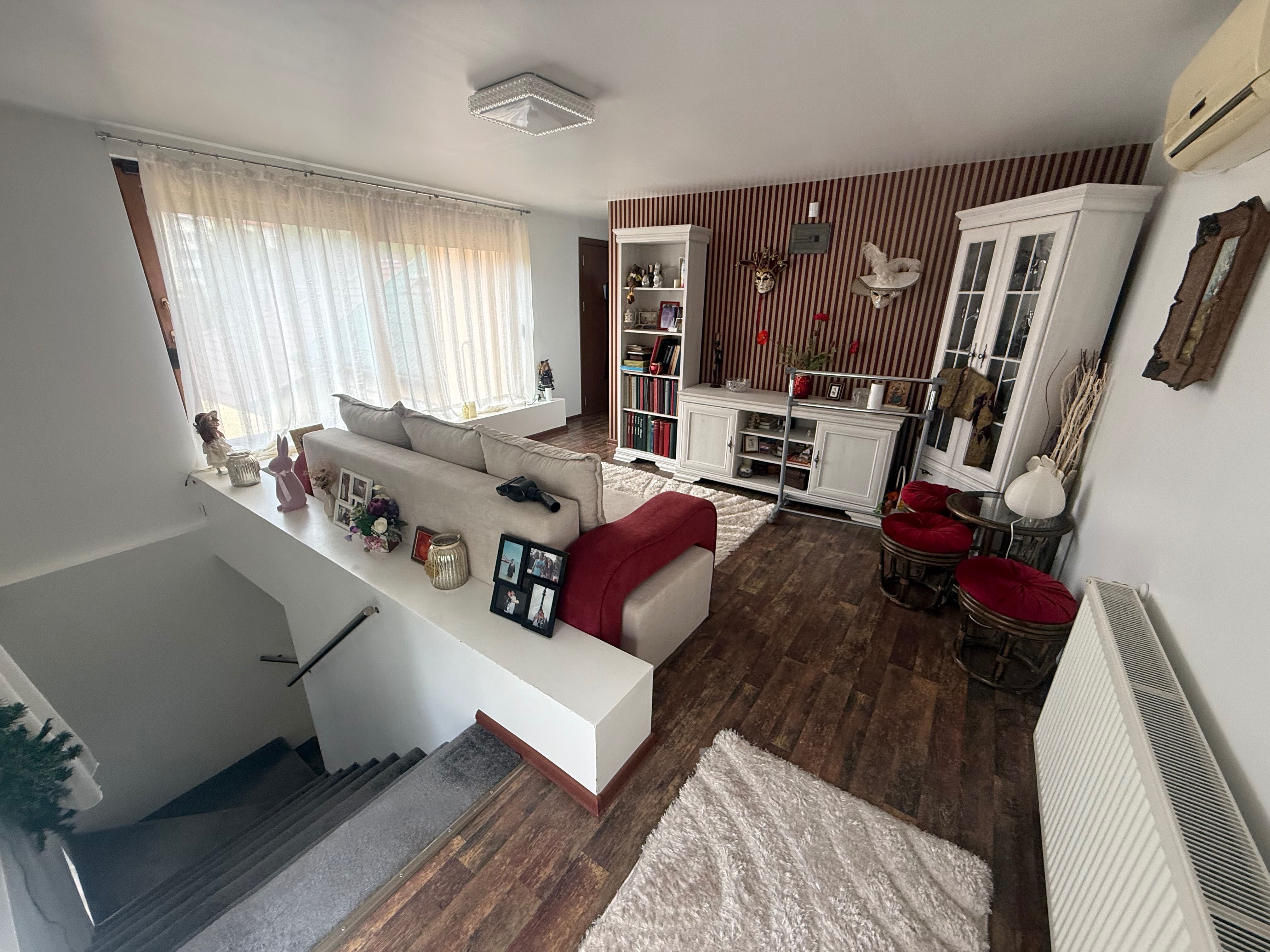 Casa an 2010 ,Suprafata 200 mp, Grădină 500 mp, Zona Centrala Reșița