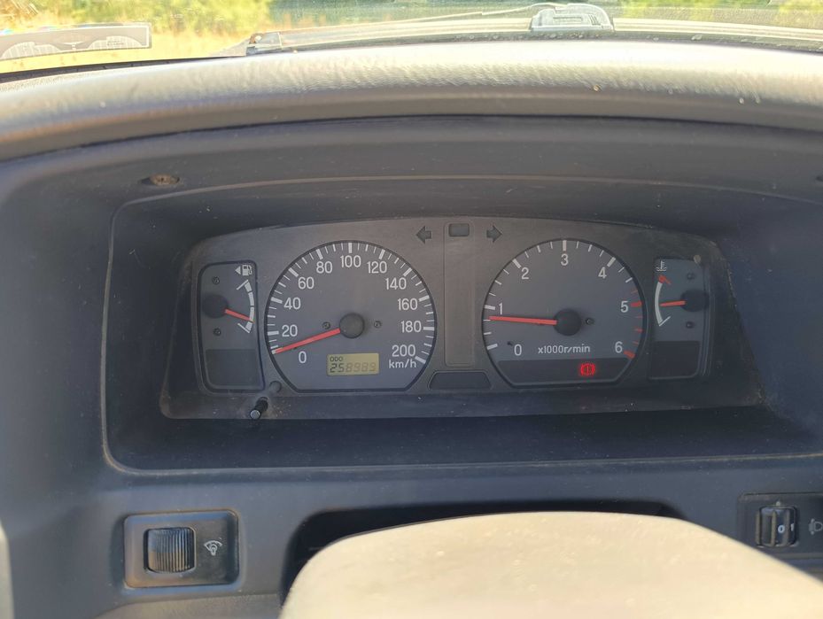 Джип Mitsubishi pajero sport