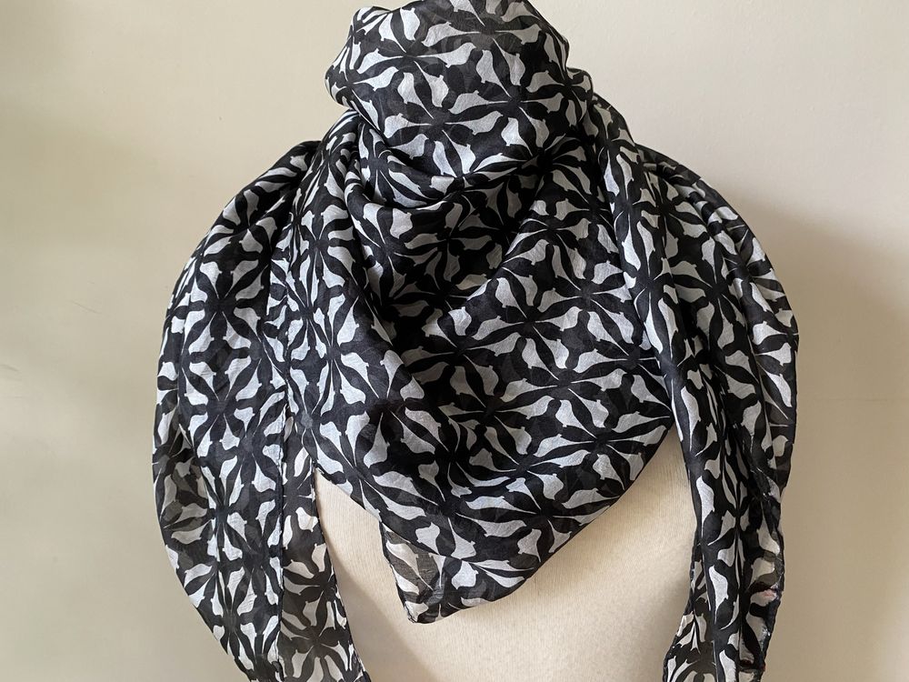 Копринен шал/ копринена кърпа за глава/ квадратен шал