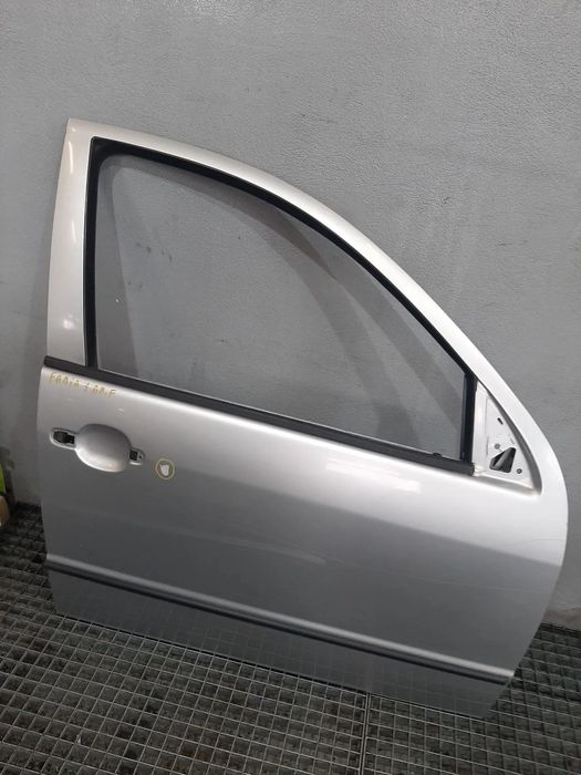 usa portiera dreapta fata skoda fabia 1  2006