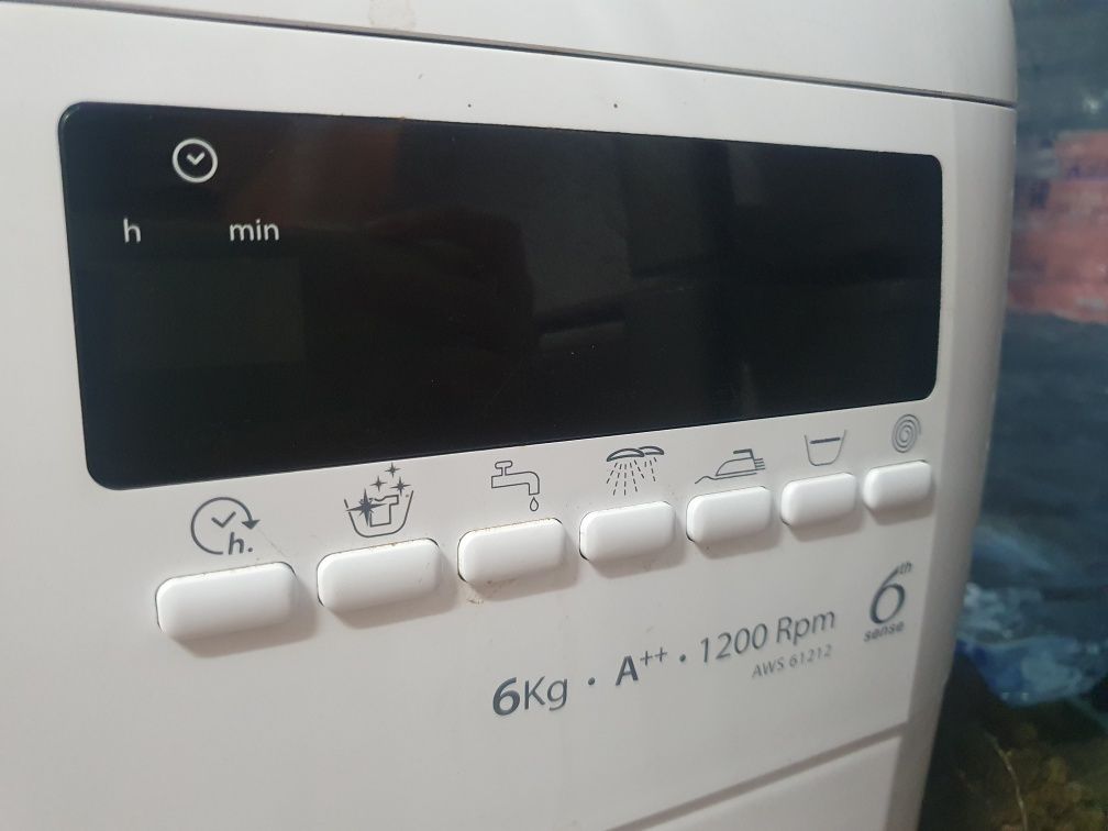 Пералня whirlpool 6 sense 6 kg за части или ремонт