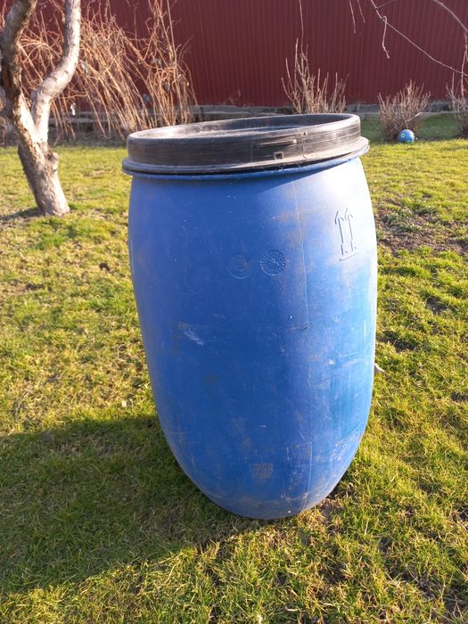 Продам бочку на 150литров.