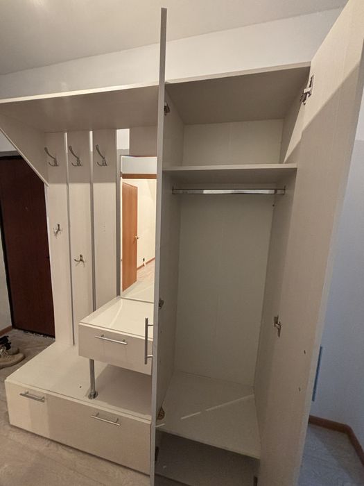 Продам прихожую в хорошем состояние