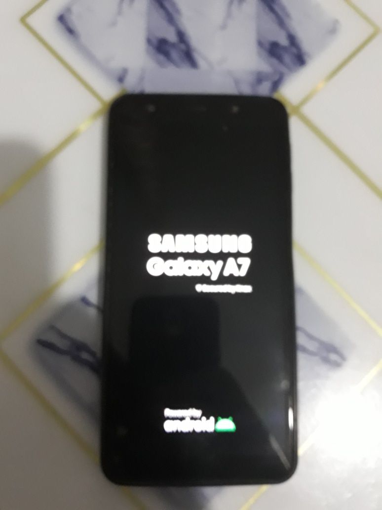 Продам телефон Самсунг Галакси А7 2018