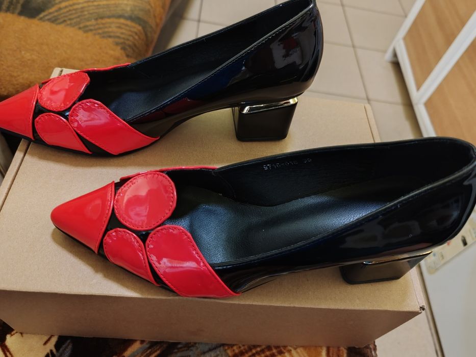 Pantofi dama noi