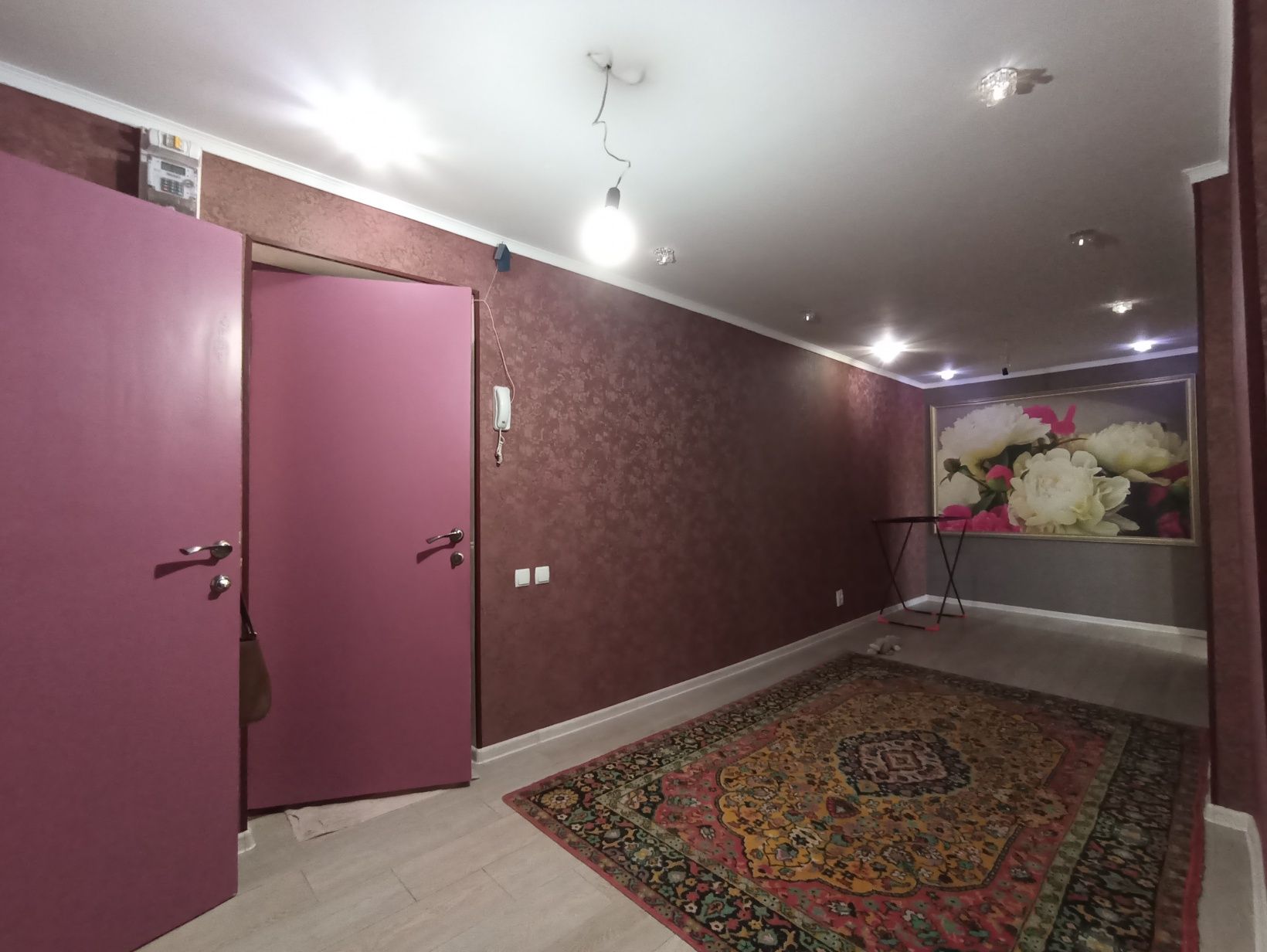 Продаётся 3-х ком кв 74 кв.м. 1 мкр 32 д кирпич